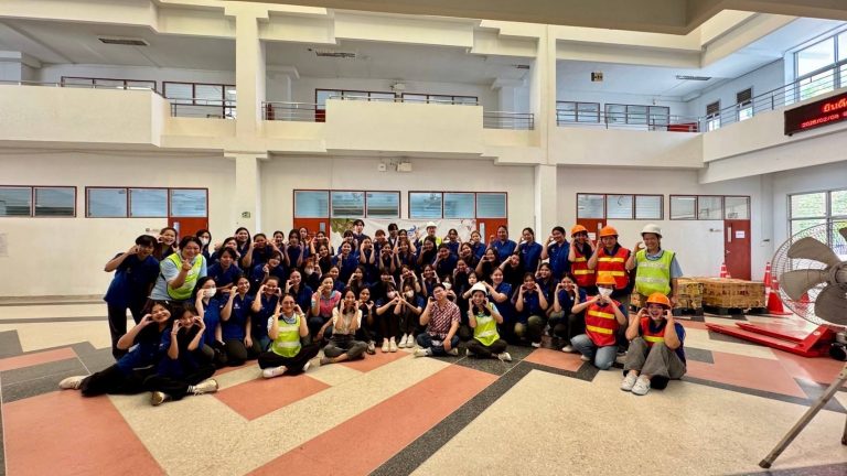 สถาบันพัฒนาฝีมือแรงงาน ขอนแก่น ก้าวสู่วันที่ 4 ของการทดสอบมาตรฐานฝีมือแรงงานใน หลักสูตรผู้ควบคุมสินค้าคงคลัง ระดับที่ ๑ และ ผู้ปฏิบัติการคลังสินค้า ระดับที่ ๑ ทดสอบภาคปฏิบัติ